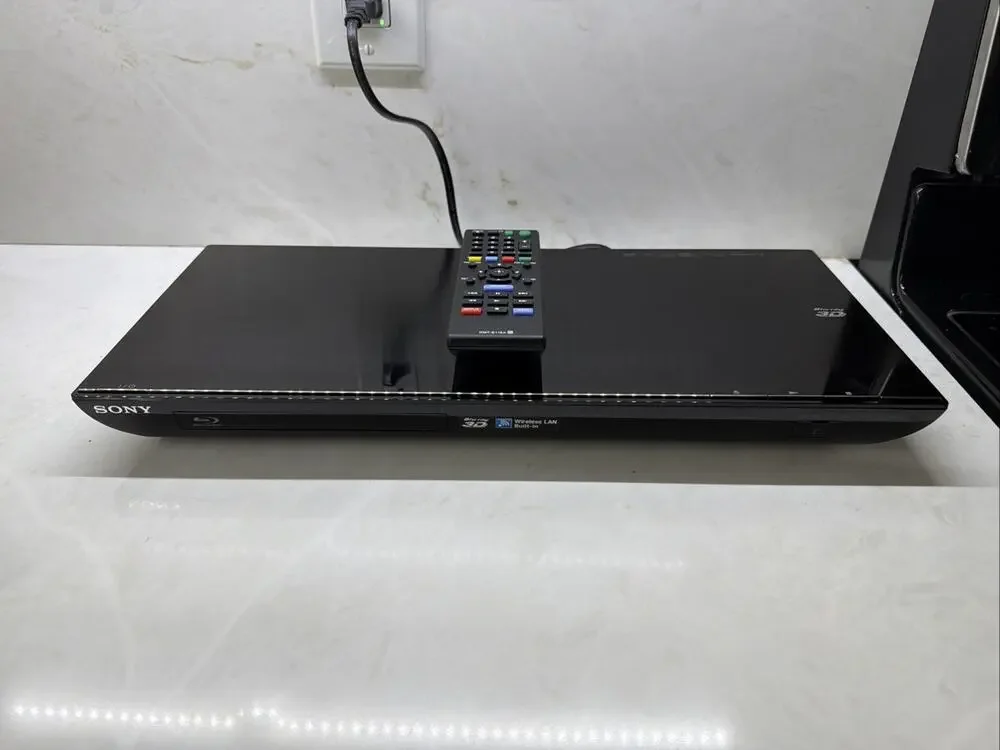 Sony BDP-S590 3D Blu-ray/DVD/CD/SACD Player Wi-Fi USB HDMI w/Remote RMT-B119A